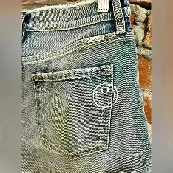 Kancan Smiley Distressed Jean Shorts Size 5 - Picture 5 of 8